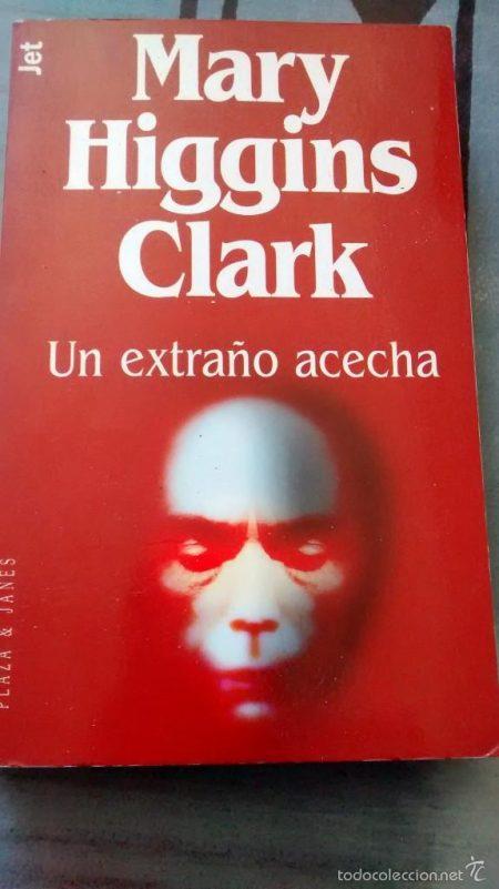 Un extraño acecha